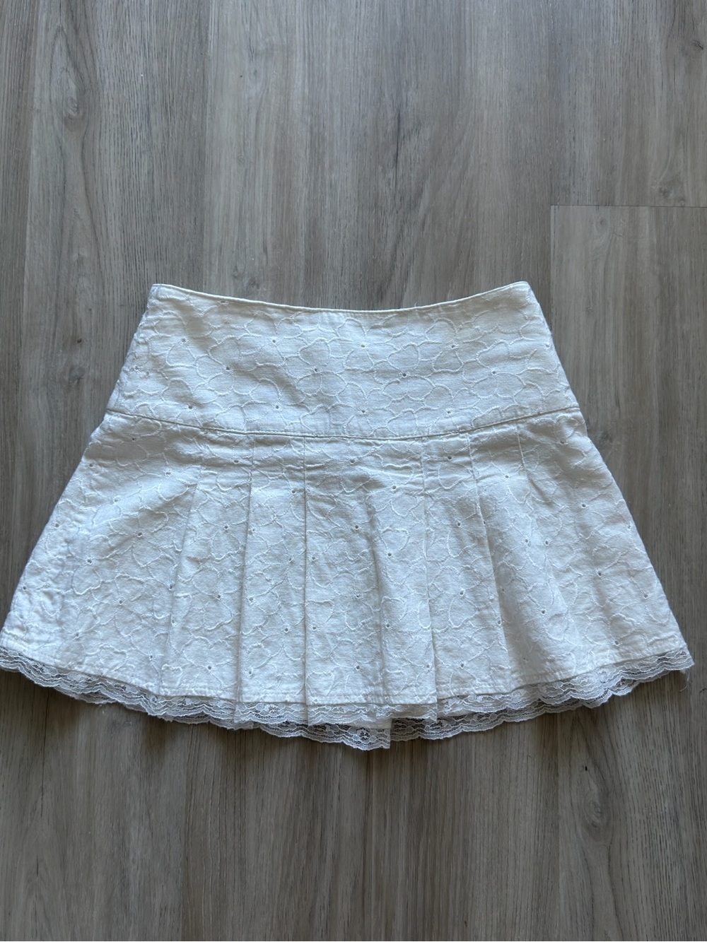 le chateau White Eyelet Circle Skirt
